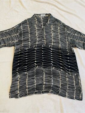Vintage Giorgio Danieli Men's Black and Tan Patterned Short-Sleeve Button Shirt